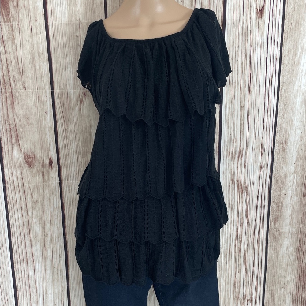*Intrigue Chic Black Tiered Women's Blouse Size Medium